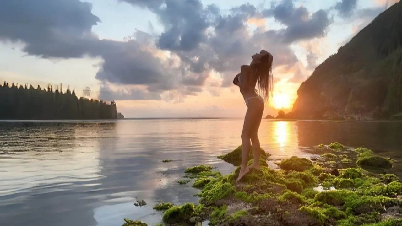 Girls in the sunset